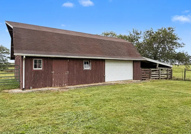 Photo 2 of Single family home for sale at 2661 E 900 North Rd, Milford, IL 60953 | MLS# 12757054 | Listing updated on 2026-09-20