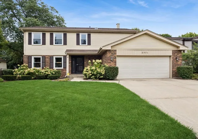 Photo 1 of Single family home for sale at 2571 N Douglas Ave, Arlington Heights, IL 60004 | MLS# 12757057 | Listing updated on 2026-10-05