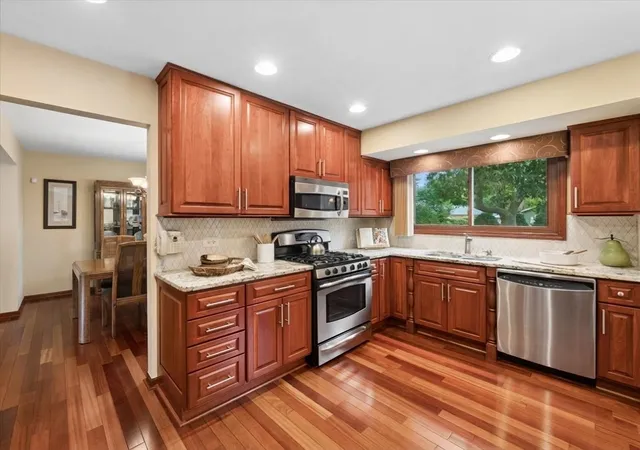 Photo 4 of Single family home for sale at 2571 N Douglas Ave, Arlington Heights, IL 60004 | MLS# 12757057 | Listing updated on 2026-10-07