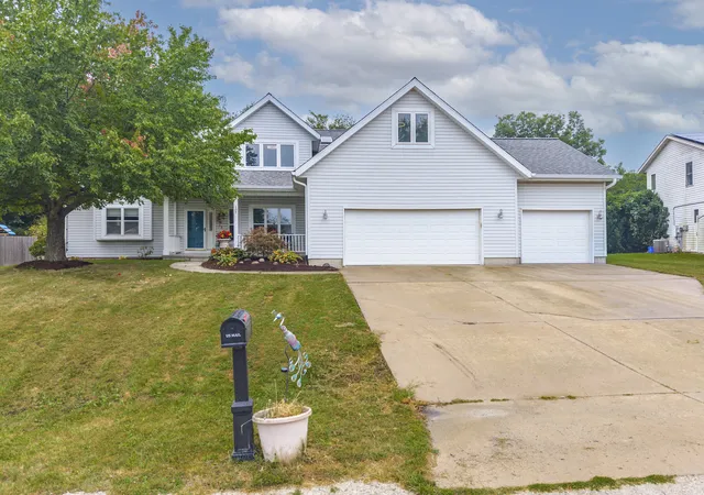 Photo 1 of Single family home for sale at 107 N Gadwall Ln, Downs, IL 61736 | MLS# 12757062 | Listing updated on 2026-09-13