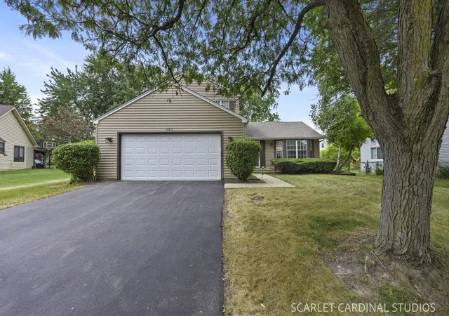 Photo 2 of Single family home for sale at 980 Oakland Ln, Aurora, IL 60504 | MLS# 12757068 | Listing updated on 2026-10-03