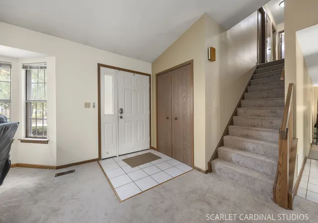 Photo 3 of Single family home for sale at 980 Oakland Ln, Aurora, IL 60504 | MLS# 12757068 | Listing updated on 2026-10-03