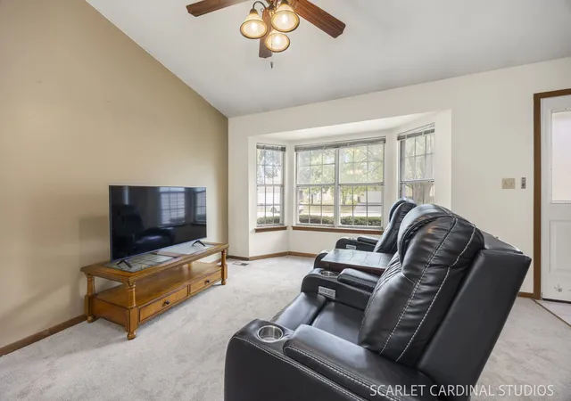 Photo 4 of Single family home for sale at 980 Oakland Ln, Aurora, IL 60504 | MLS# 12757068 | Listing updated on 2026-10-03