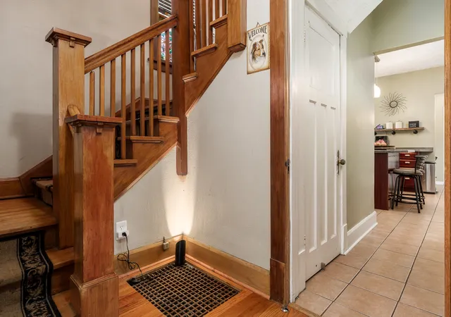 Photo 4 of Single family home for sale at 328 Washington St, Rockford, IL 61104 | MLS# 12757069 | Listing updated on 2026-09-11
