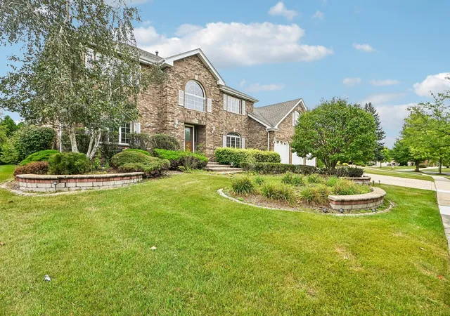 Photo 2 of Single family home for sale at 7916 Dooneen Ave, Tinley Park, IL 60477 | MLS# 12757070 | Listing updated on 2026-09-17