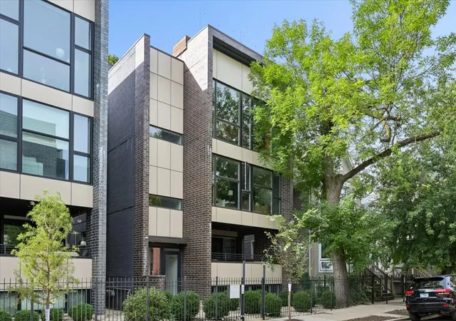 Photo 1 of Condo for sale at 2903 W Lyndale St #3, Chicago, IL 60647 | MLS# 12757076 | Listing updated on 2026-10-09