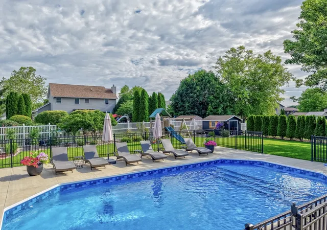 Photo 3 of Single family home for sale at 812 Kimberly Ln, Ottawa, IL 61350 | MLS# 12757084 | Listing updated on 2026-09-23