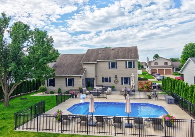Photo 4 of Single family home for sale at 812 Kimberly Ln, Ottawa, IL 61350 | MLS# 12757084 | Listing updated on 2026-10-13