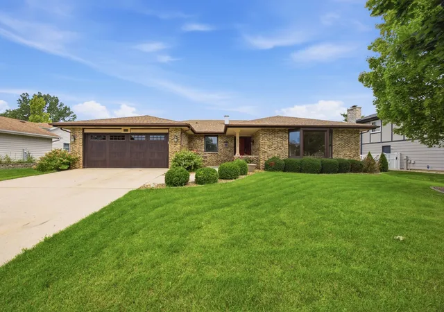 Photo 1 of Single family home for sale at 2122 Sherborn Ln, Schaumburg, IL 60193 | MLS# 12757087 | Listing updated on 2026-09-18