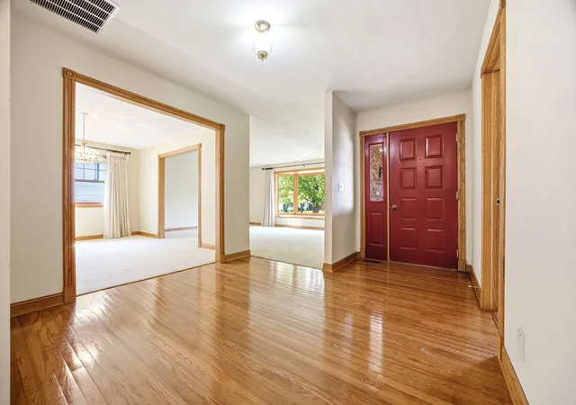 Photo 4 of Single family home for sale at 2122 Sherborn Ln, Schaumburg, IL 60193 | MLS# 12757087 | Listing updated on 2026-09-18