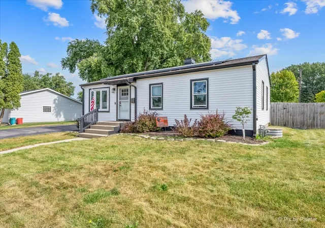 Photo 4 of Single family home for sale at 1625 Sunrise Dr, De Kalb, IL 60115 | MLS# 12757088 | Listing updated on 2026-09-22