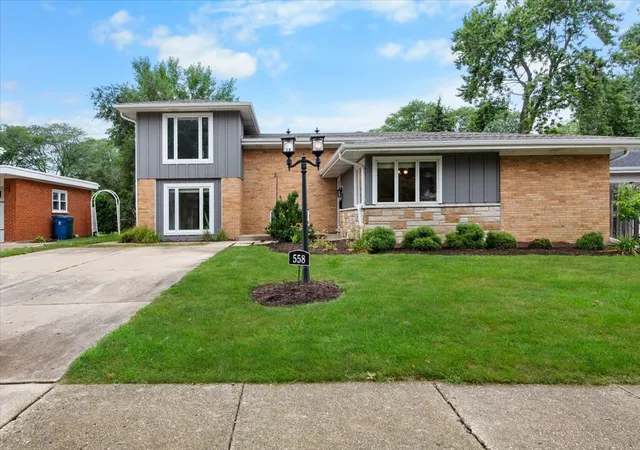 Photo 1 of Single family home for sale at 558 E Park Ave, Elmhurst, IL 60126 | MLS# 12757098 | Listing updated on 2026-09-17