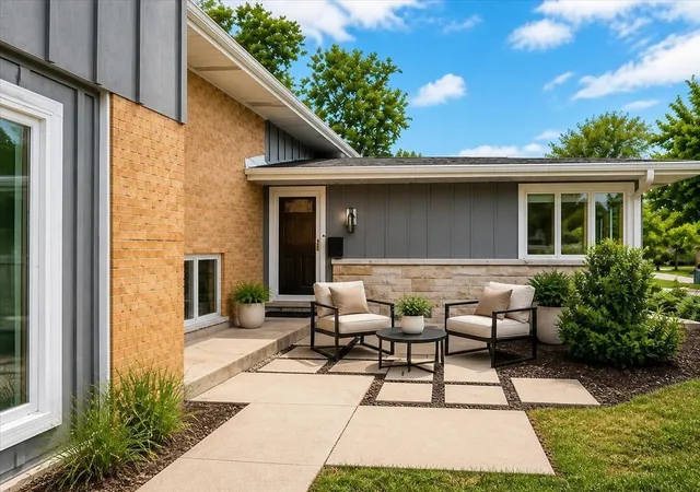 Photo 3 of Single family home for sale at 558 E Park Ave, Elmhurst, IL 60126 | MLS# 12757098 | Listing updated on 2026-09-17