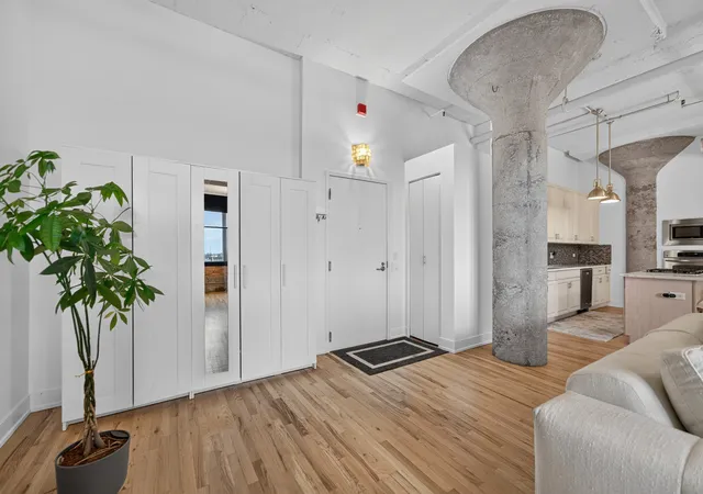 Photo 3 of Condo for sale at 728 W Jackson Blvd #712, Chicago, IL 60661 | MLS# 12757108 | Listing updated on 2026-09-24