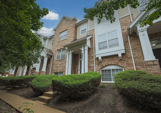 Photo 3 of Townhouse for sale at 8607 Waukegan Rd, Morton Grove, IL 60053 | MLS# 12757118 | Listing updated on 2026-09-17