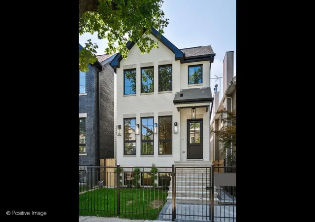 Single family home for sale at 2714 N Magnolia Ave, Chicago, IL 60614 | MLS# 12757125