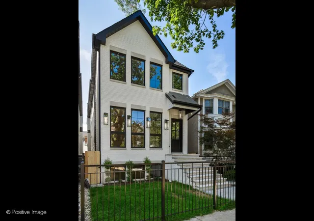 Photo 2 of Single family home for sale at 2714 N Magnolia Ave, Chicago, IL 60614 | MLS# 12757125 | Listing updated on 2026-09-24