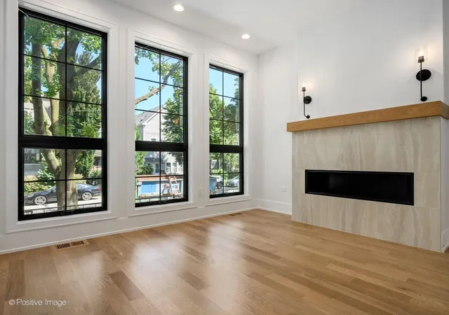 Photo 3 of Single family home for sale at 2714 N Magnolia Ave, Chicago, IL 60614 | MLS# 12757125 | Listing updated on 2026-09-24