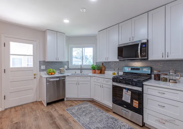 Photo 4 of Single family home for sale at 70 Dover Dr, Des Plaines, IL 60018 | MLS# 12757126 | Listing updated on 2026-09-17
