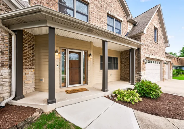 Photo 1 of Single family home for sale at 408 W Pine Ave, Roselle, IL 60172 | MLS# 12757130 | Listing updated on 2026-09-14
