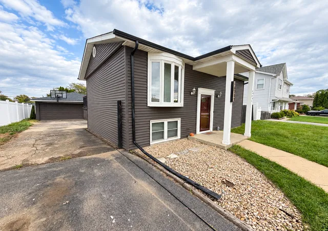 Photo 1 of Single family home for sale at 16717 Hobart Ave, Orland Hills, IL 60487 | MLS# 12757132 | Listing updated on 2026-09-17