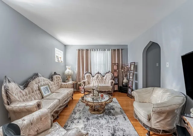 Photo 3 of Single family home for sale at 5511 West 31st St, Cicero, IL 60804 | MLS# 12757158 | Listing updated on 2026-09-17
