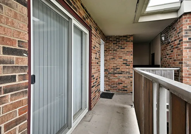 Photo 3 of Townhouse for sale at 600 S York St #3E, Elmhurst, IL 60126 | MLS# 12757190 | Listing updated on 2026-09-17