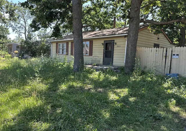 Photo 3 of Single family home for sale at 7903 W 87th Street, Bridgeview, IL 60455 | MLS# 12757191 | Listing updated on 2026-10-27