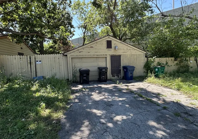 Photo 4 of Single family home for sale at 7903 W 87th Street, Bridgeview, IL 60455 | MLS# 12757191 | Listing updated on 2026-10-27