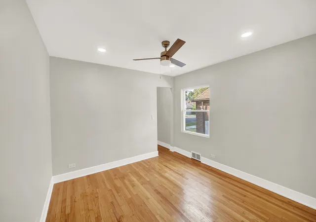 Photo 4 of Single family home for sale at 8425 S Homan Ave, Chicago, IL 60652 | MLS# 12757196 | Listing updated on 2026-10-09