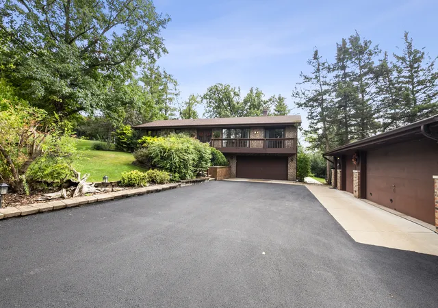 Photo 1 of Single family home for sale at 10855 W 151st Street, Orland Park, IL 60467 | MLS# 12757199 | Listing updated on 2026-10-04