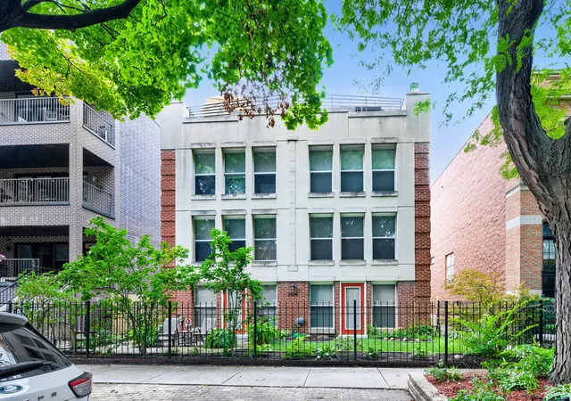 Photo 1 of Condo for sale at 2660 N Bosworth Ave #1NW, Chicago, IL 60614 | MLS# 12757203 | Listing updated on 2026-09-29