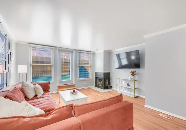 Photo 4 of Condo for sale at 2660 N Bosworth Ave #1NW, Chicago, IL 60614 | MLS# 12757203 | Listing updated on 2026-09-29