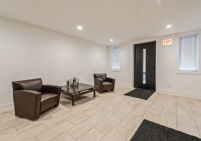 Listing Photo 4 - Condo for sale in building located at 1535 W Estes Ave, Chicago, IL 60626 - Unit #G