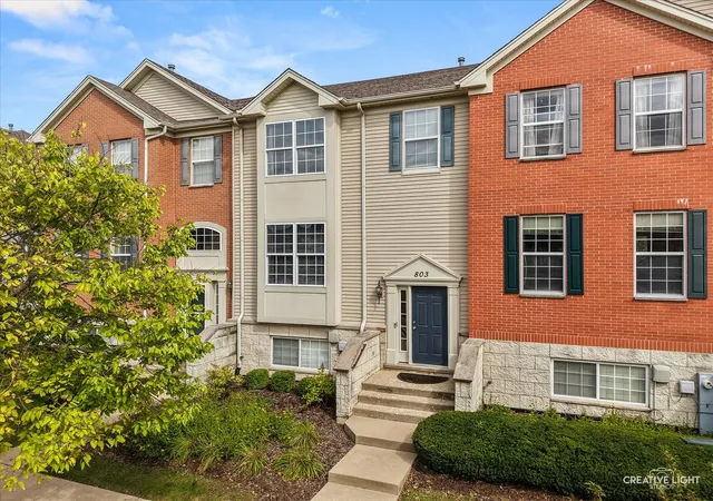 Photo 2 of Townhouse for sale at 803 Brodhead Dr, Aurora, IL 60504 | MLS# 12757254 | Listing updated on 2026-09-25