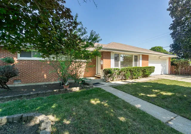 Photo 2 of Single family home for sale at 1185 Seymour Ave, Des Plaines, IL 60016 | MLS# 12757258 | Listing updated on 2026-09-22