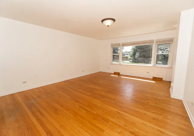 Photo 3 of Single family home for sale at 1185 Seymour Ave, Des Plaines, IL 60016 | MLS# 12757258 | Listing updated on 2026-09-22