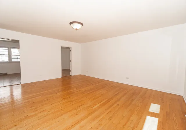 Photo 4 of Single family home for sale at 1185 Seymour Ave, Des Plaines, IL 60016 | MLS# 12757258 | Listing updated on 2026-09-22