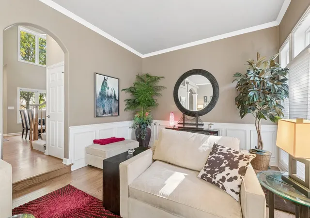 Photo 3 of Townhouse for sale at 876 N Maple Ave, Palatine, IL 60067 | MLS# 12757260 | Listing updated on 2026-09-24