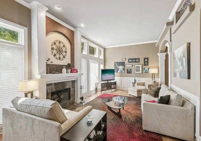 Photo 4 of Townhouse for sale at 876 N Maple Ave, Palatine, IL 60067 | MLS# 12757260 | Listing updated on 2026-09-24