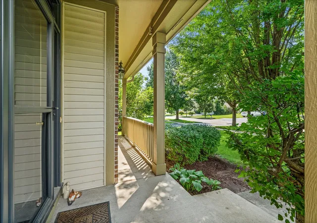 Photo 3 of Single family home for sale at 454 Chesterfield Ln, North Aurora, IL 60542 | MLS# 12757275 | Listing updated on 2026-10-05
