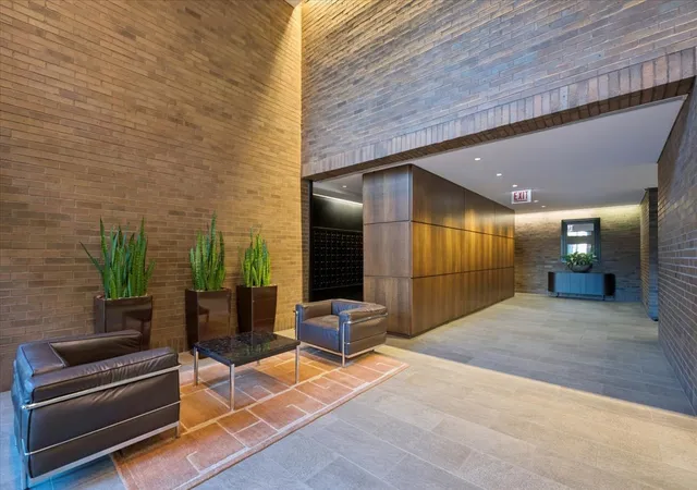 Photo 2 of Condo for sale at 2650 N Lakeview Ave #303, Chicago, IL 60614 | MLS# 12757276 | Listing updated on 2026-09-30
