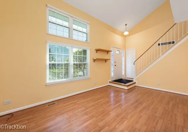 Photo 2 of Townhouse for sale at 653 Pontiac Ln, Bolingbrook, IL 60440 | MLS# 12757277 | Listing updated on 2026-10-05