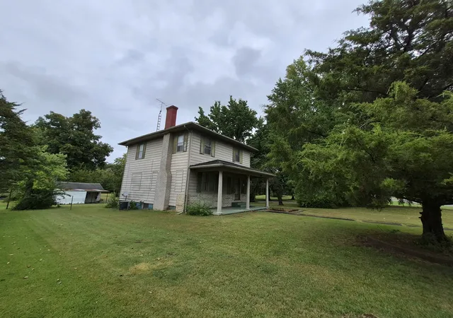 Photo 3 of Single family home for sale at 201 S Main St, Zeigler, IL 62999 | MLS# 12757284 | Listing updated on 2026-10-05