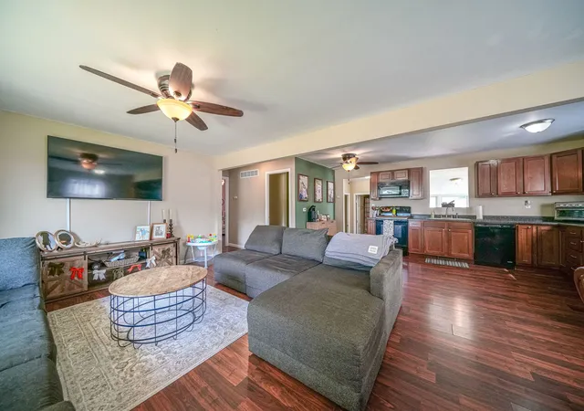 Photo 3 of Sale Pending at 810 S Congress Ave, Polo, IL 61064 | MLS# 12757292 | Listing updated on 2026-10-01