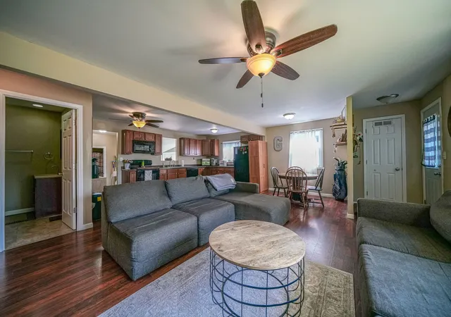 Photo 3 of Sale Pending at 810 S Congress Ave, Polo, IL 61064 | MLS# 12757292 | Listing updated on 2026-10-01