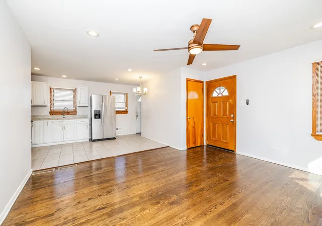 Photo 3 of Single family home for sale at 65 Indianwood Dr, Thornton, IL 60476 | MLS# 12757294 | Listing updated on 2026-09-30