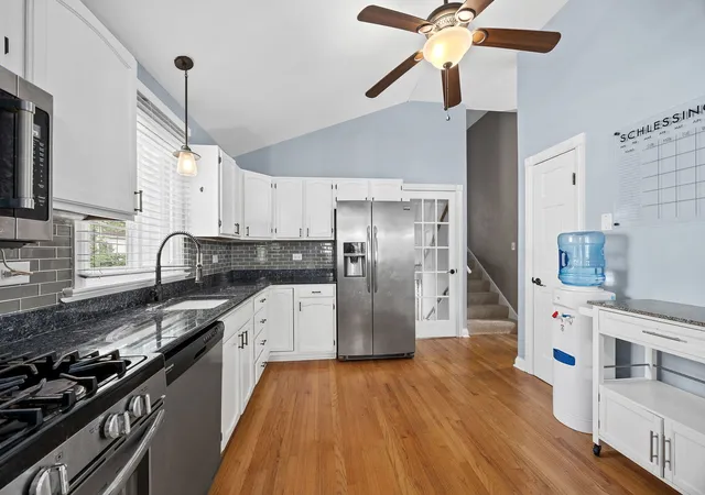 Photo 3 of Single family home for sale at 3s625 Lorraine Ave, Warrenville, IL 60555 | MLS# 12757305 | Listing updated on 2026-09-25