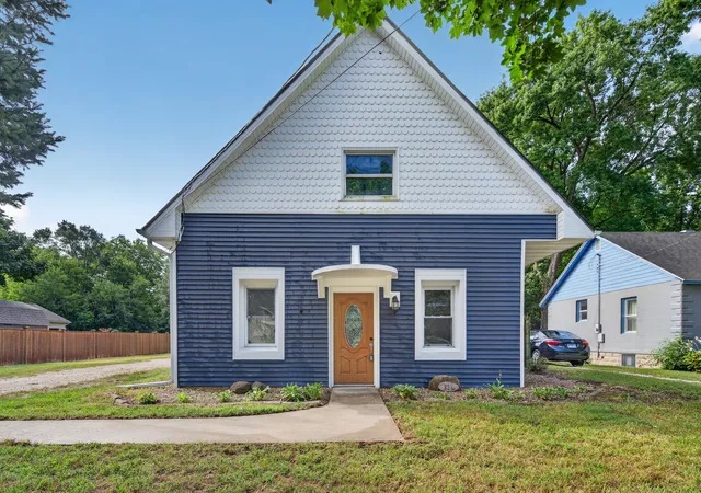 Photo 1 of Single family home for sale at 335 E Southmor Rd, Morris, IL 60450 | MLS# 12757308 | Listing updated on 2026-10-07