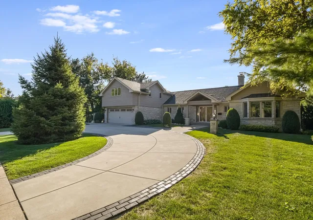 Photo 3 of Single family home for sale at 710 N Prospect Ave, Park Ridge, IL 60068 | MLS# 12757310 | Listing updated on 2026-09-21